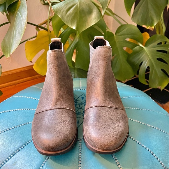 Sorel Harlow Chelsea Boot - Picture 12 of 12